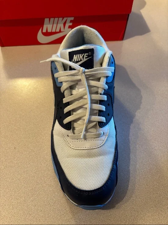 Nike Air Max Men's Athletic Shoes White Navy Sky Blue - Picture 2 of 5